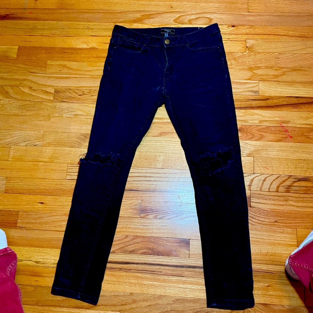 Forever 21 Black distressed Pre-ripped Jeans, Size 32